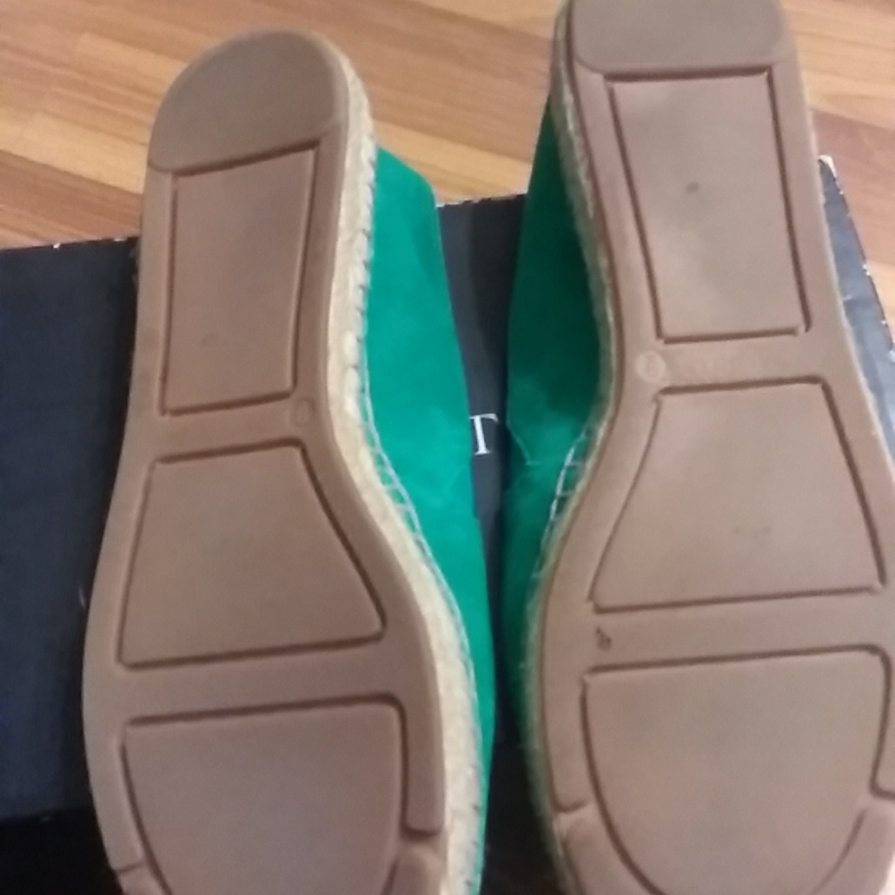 TALBOTS IZZY SCALLOP-EDGE ESPADRILLES 9M - Picture 4 of 8